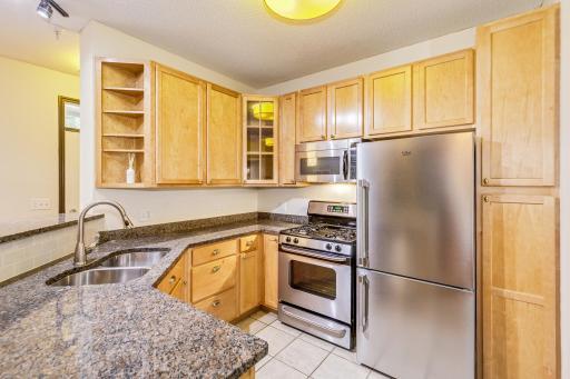 2566 Ellis Avenue, 116, Saint Paul, MN 55114