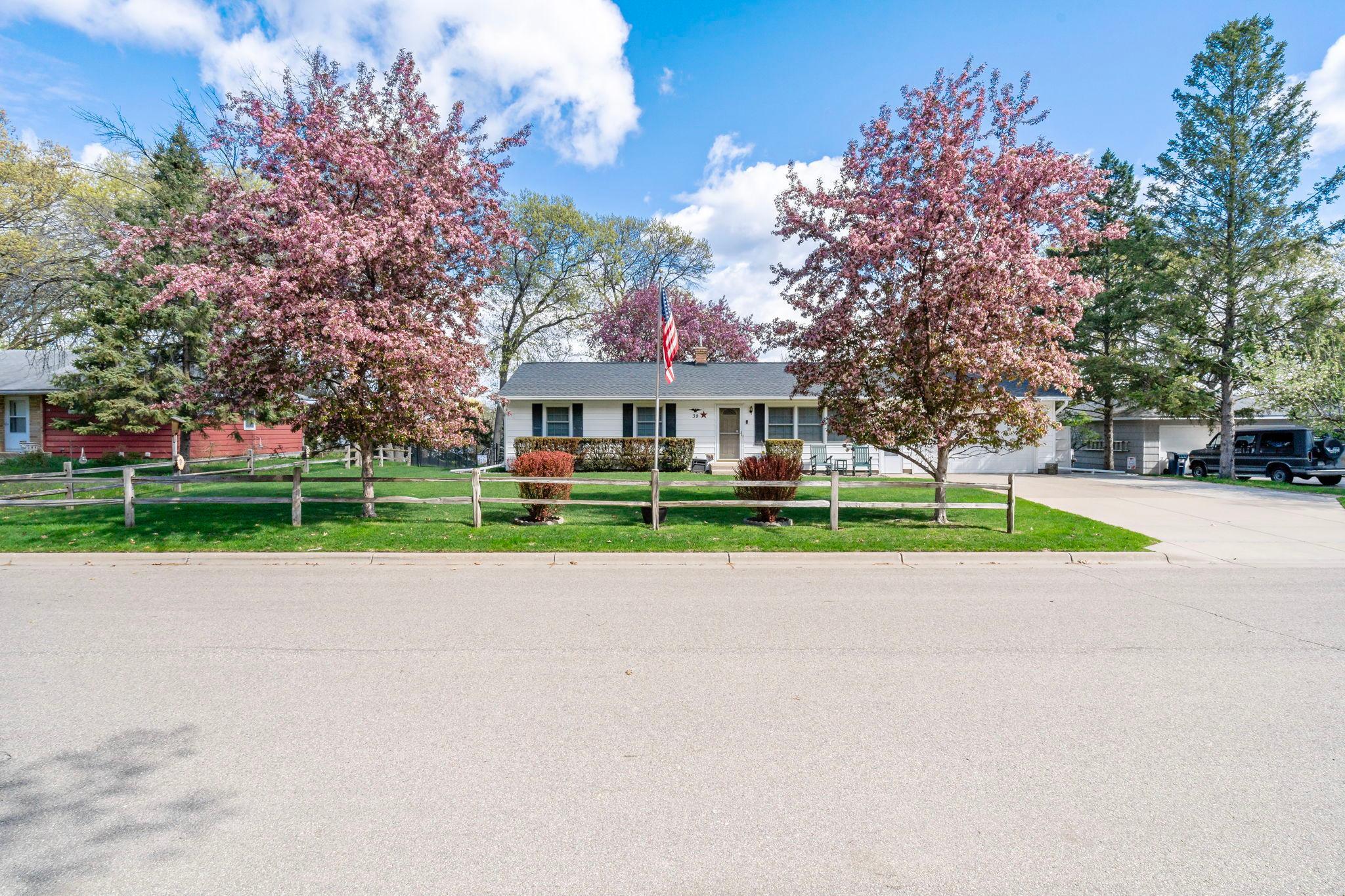 15-web-or-mls-39 Labore Ave St Paul MN_0001 (2).jpg