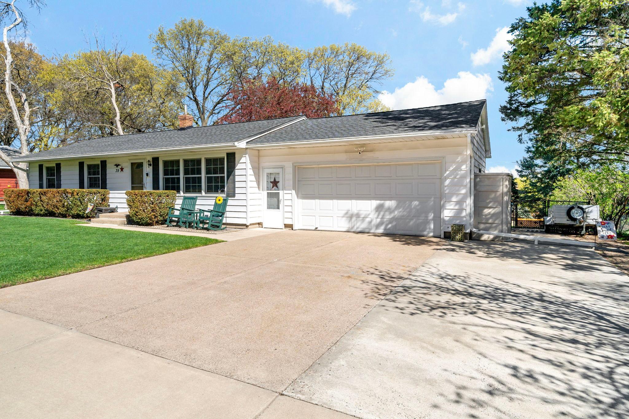 3-web-or-mls-39 Labore Ave St Paul MN_0005.jpg