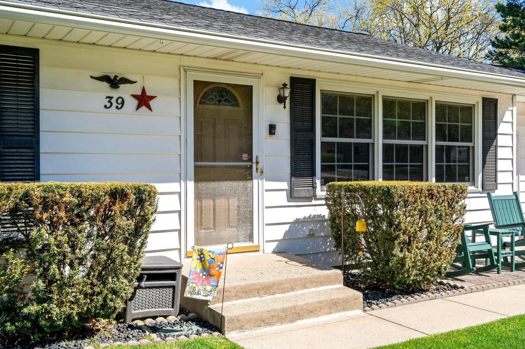 12-web-or-mls-39 Labore Ave St Paul MN_0014.jpg