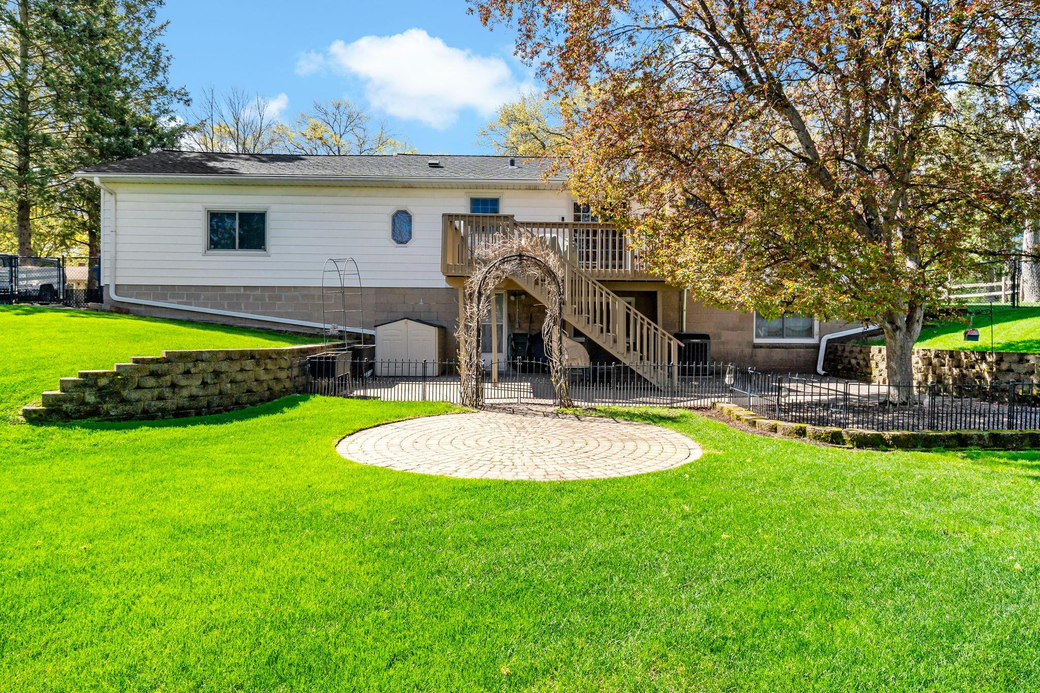 6-web-or-mls-39 Labore Ave St Paul MN_0008.jpg