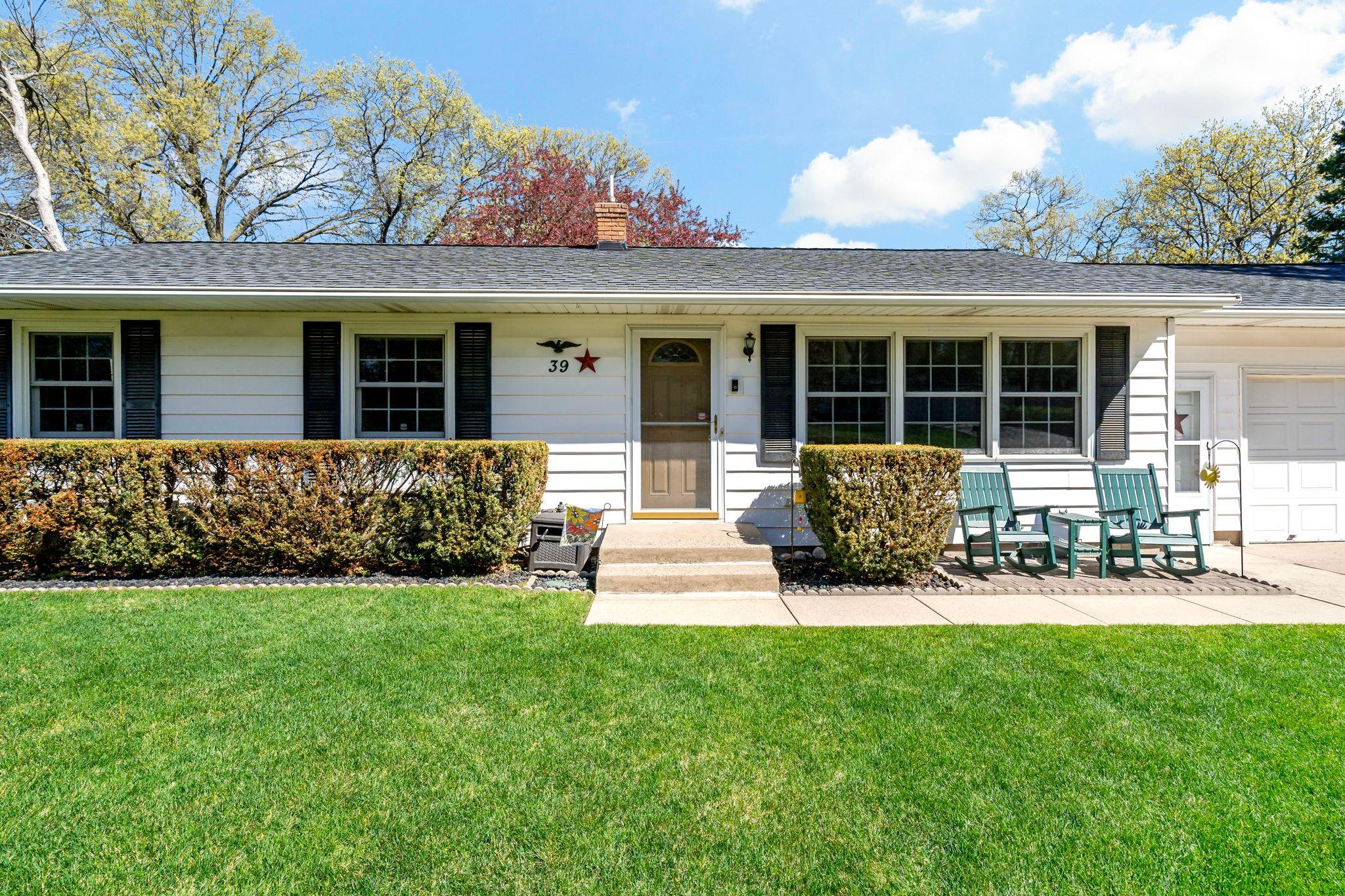 11-web-or-mls-39 Labore Ave St Paul MN_0013.jpg