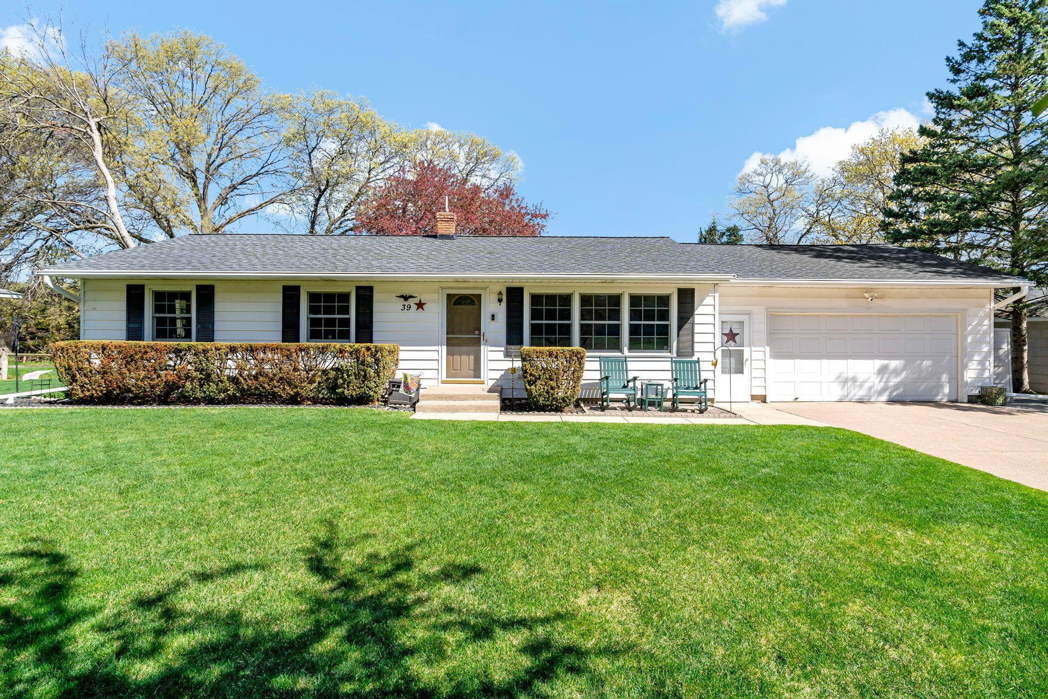 14-web-or-mls-39 Labore Ave St Paul MN_0002.jpg