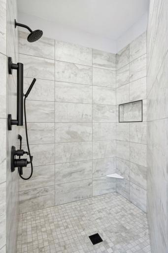 5534 Conifer Trail, Minnetonka, MN 55345