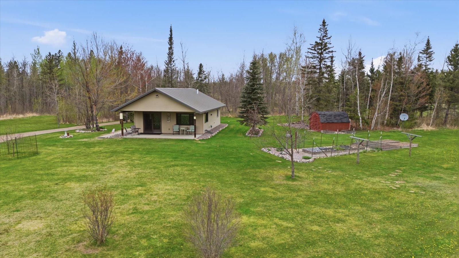 12502VHR-MLS-ext1.jpg
