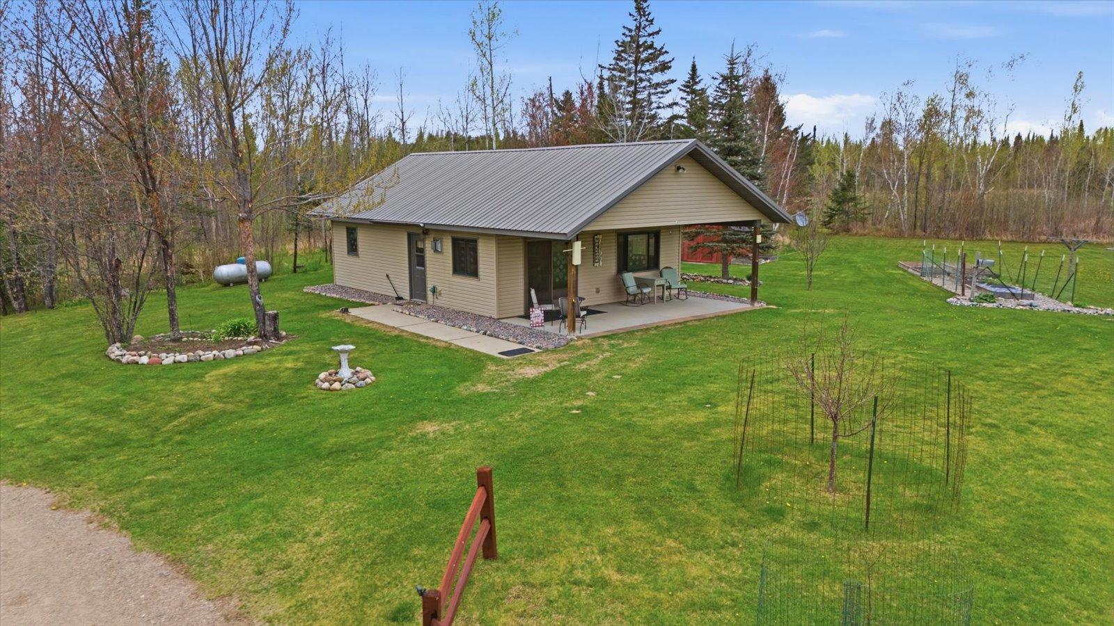 12502VHR-MLS-ext2.jpg