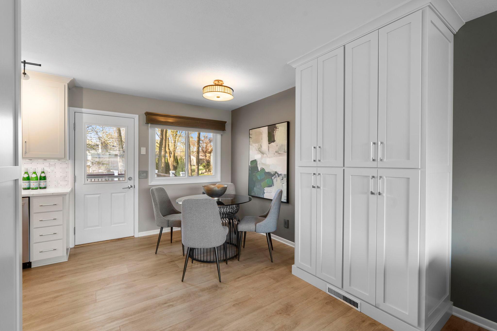 21-web-or-mls-10604 32nd Ave N-216.jpg