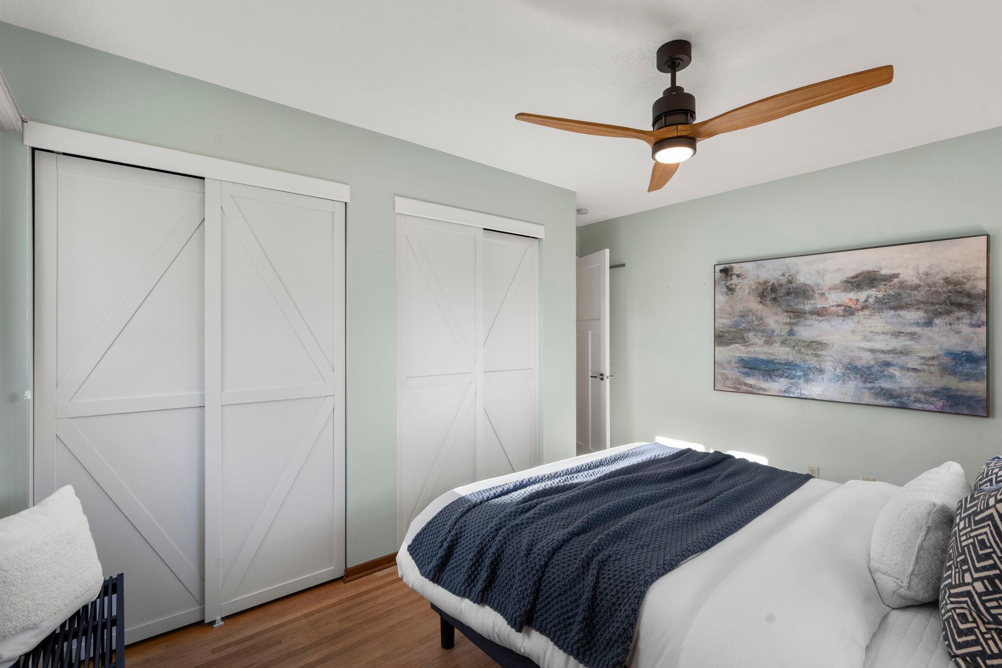 32-web-or-mls-10604 32nd Ave N-276.jpg