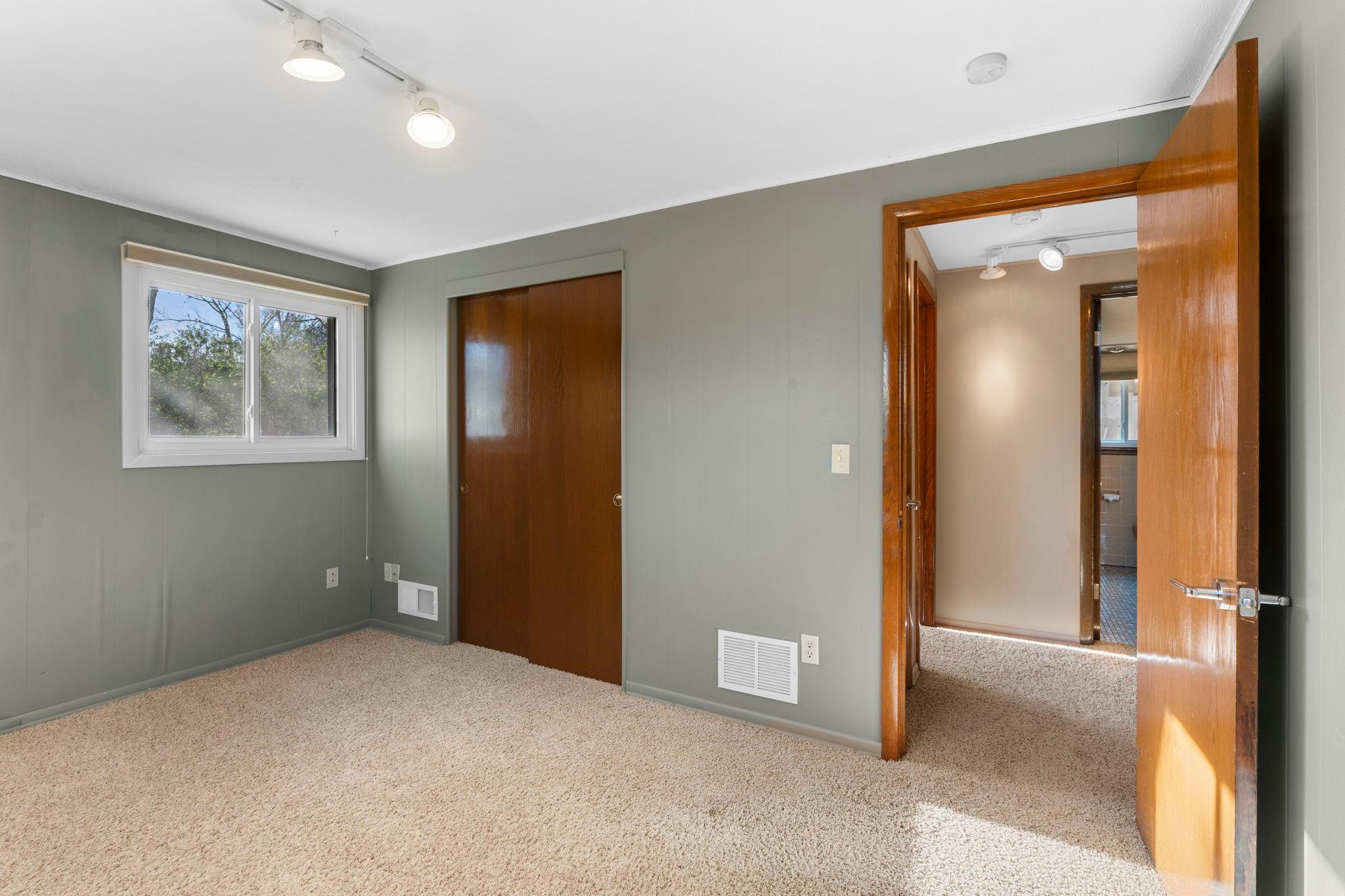 45-web-or-mls-10604 32nd Ave N-341.jpg