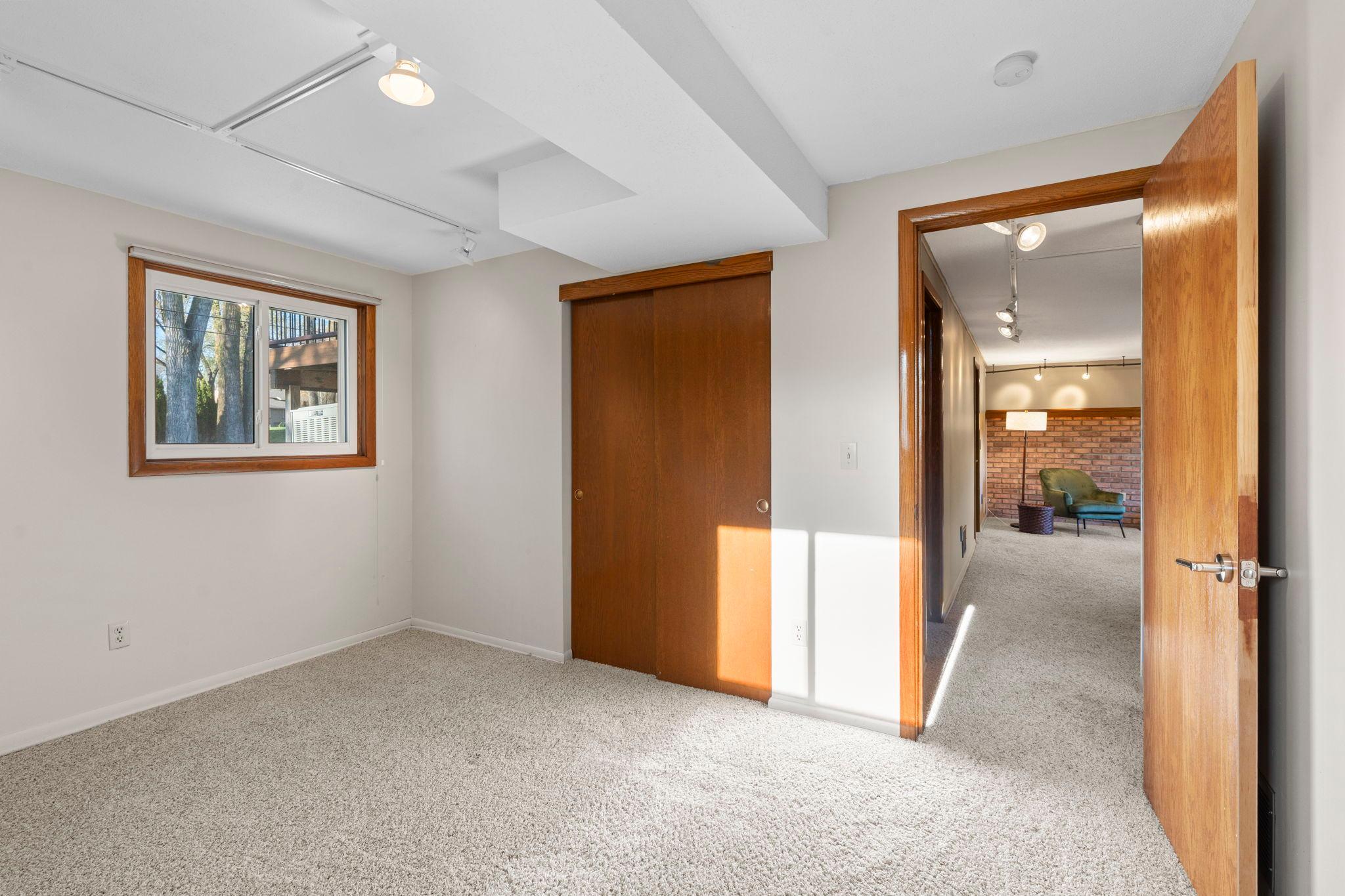43-web-or-mls-10604 32nd Ave N-331.jpg
