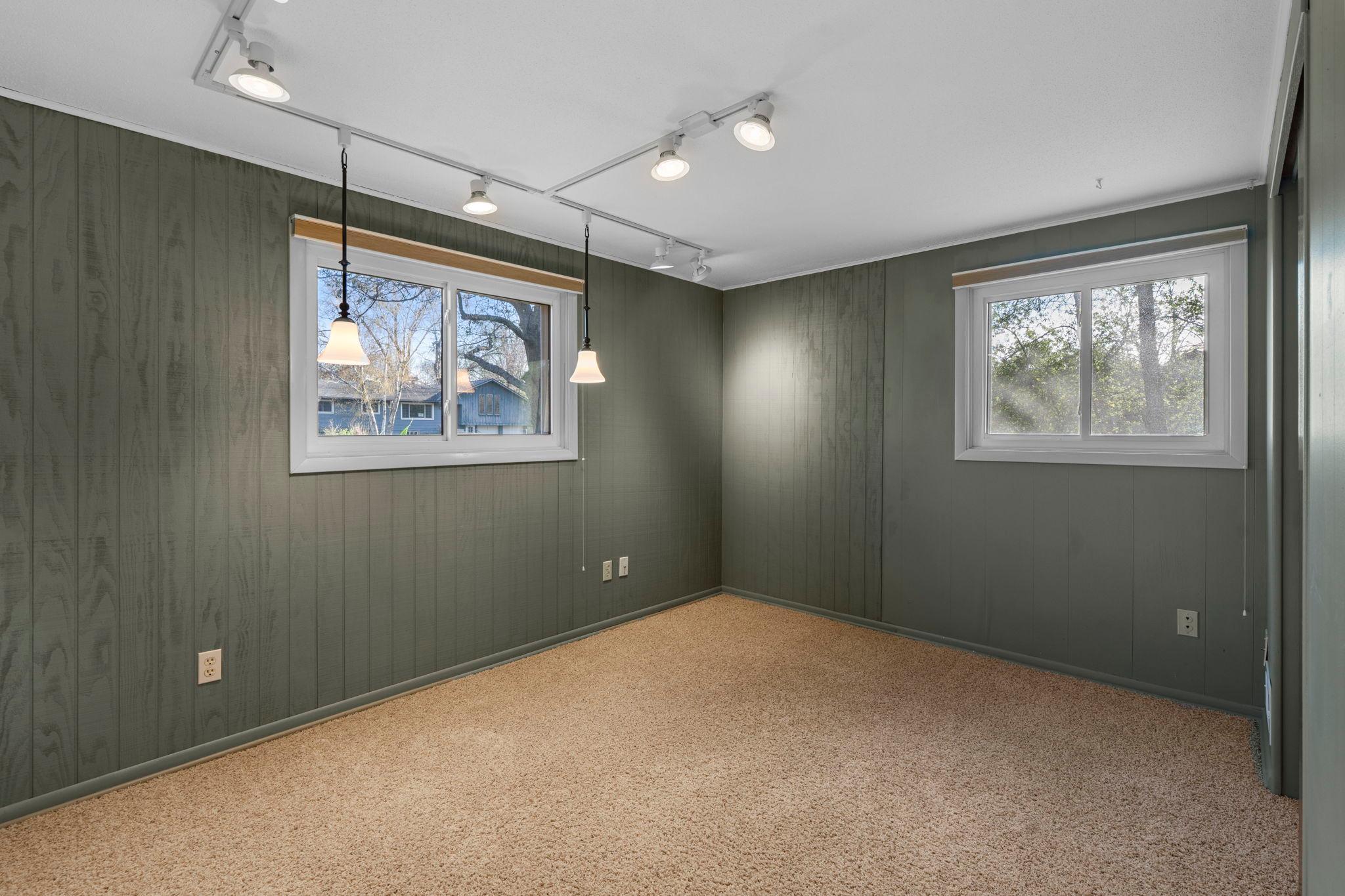 44-web-or-mls-10604 32nd Ave N-336.jpg