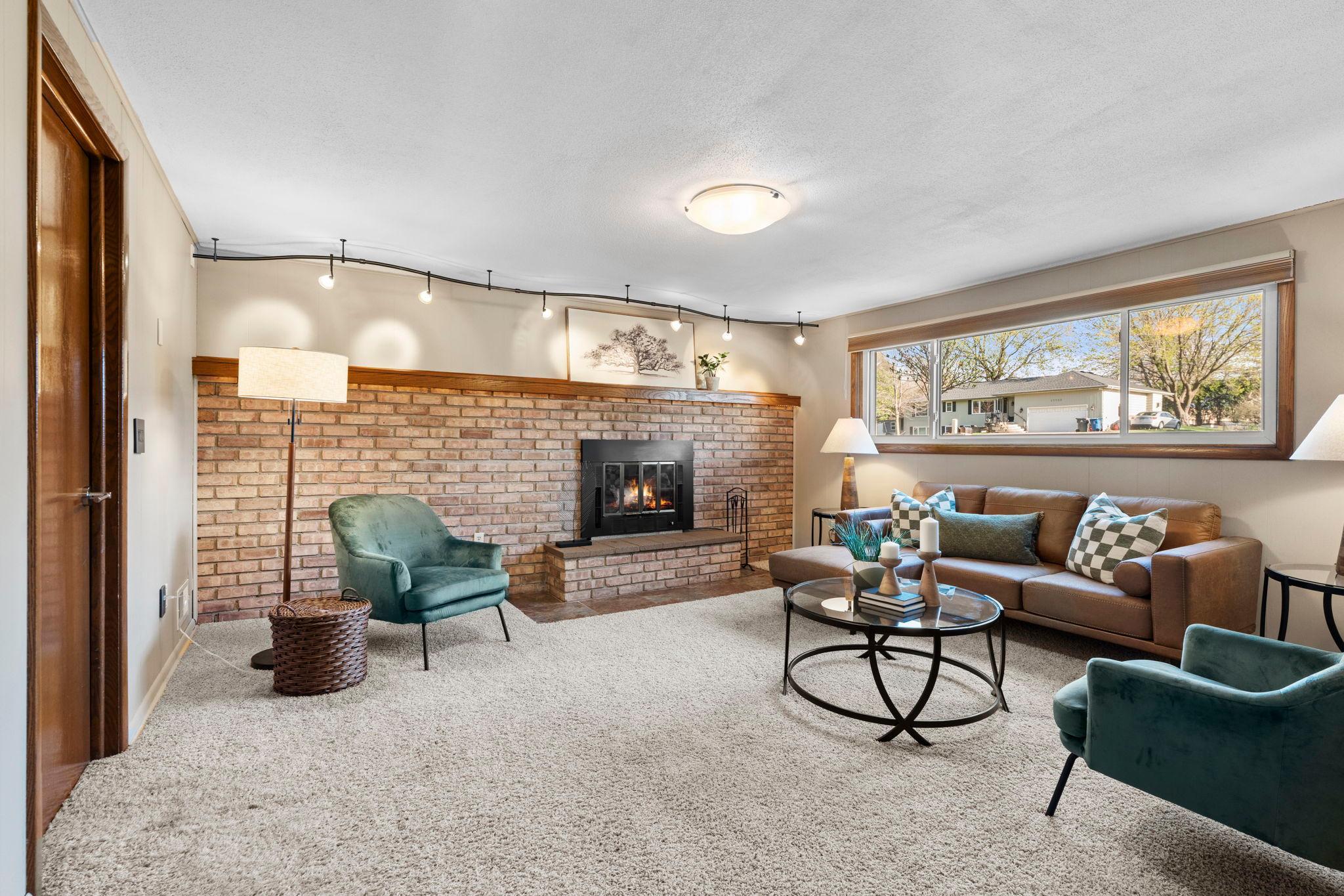 37-web-or-mls-10604 32nd Ave N-306.jpg
