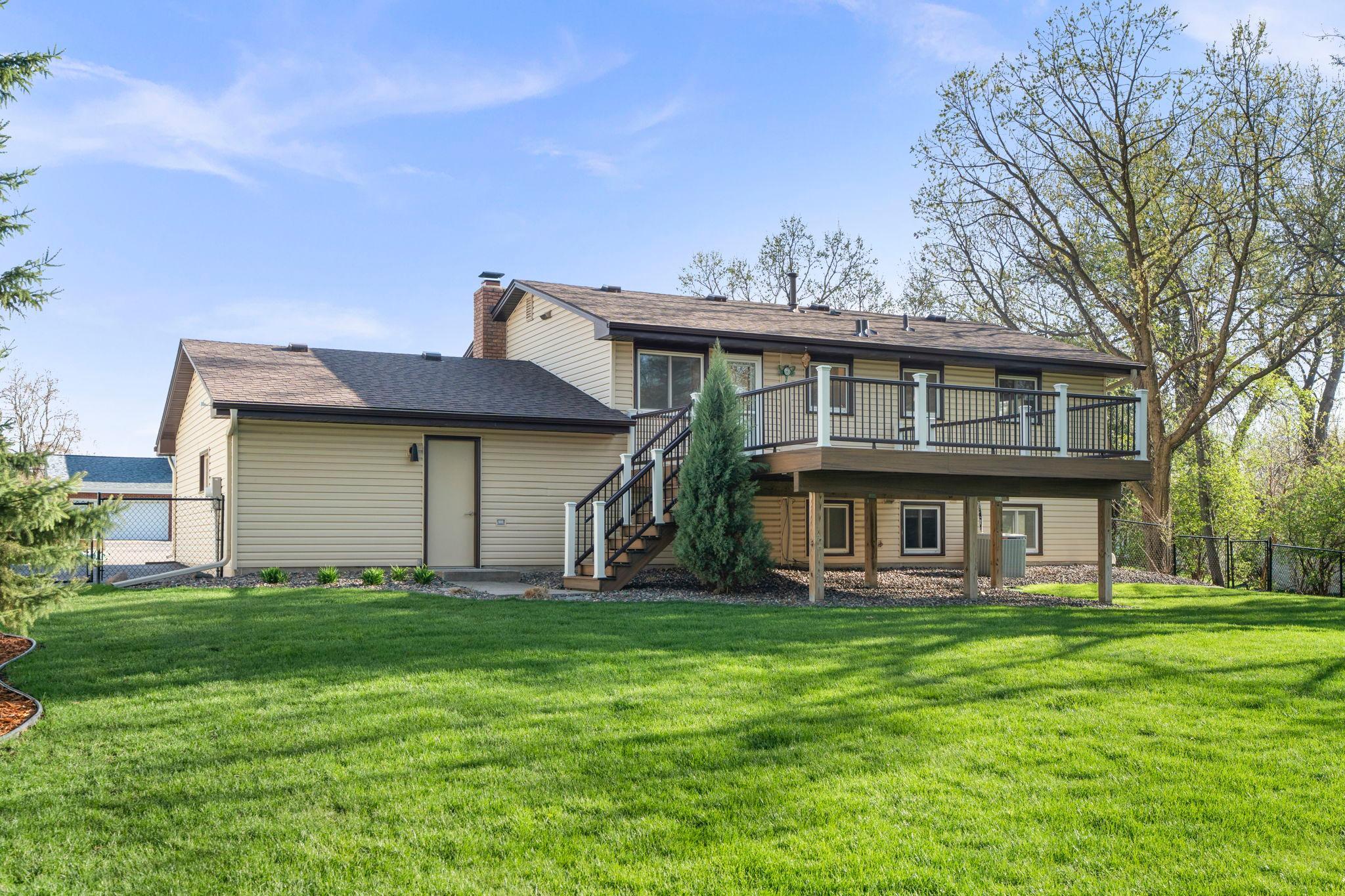 58-web-or-mls-10604 32nd Ave N-139.jpg