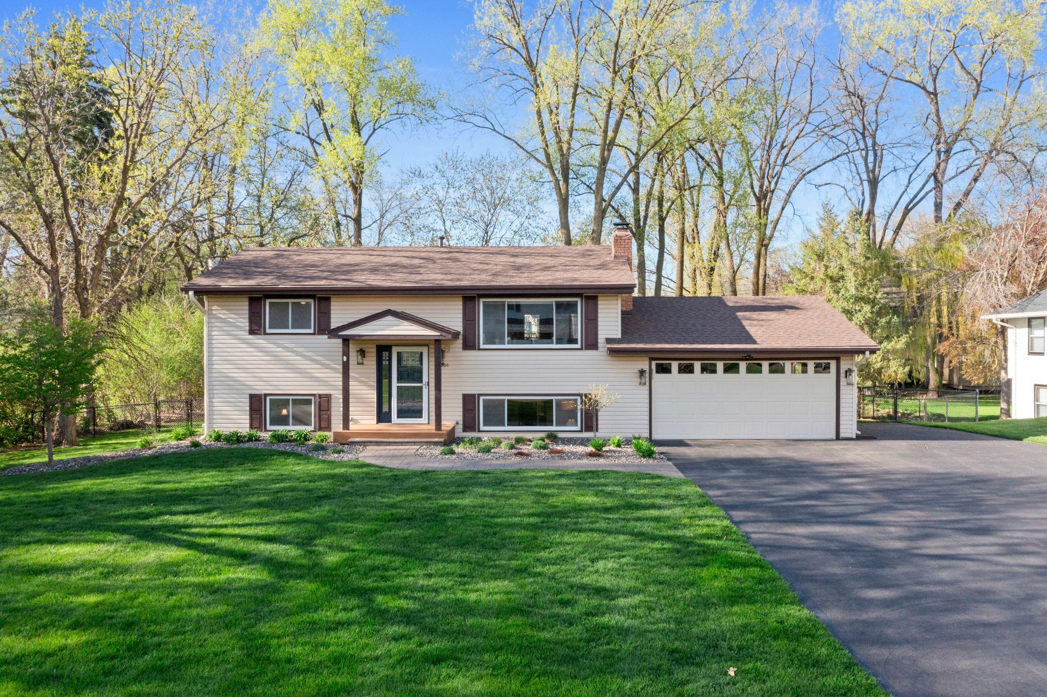 8-web-or-mls-10604 32nd Ave N-6.jpg
