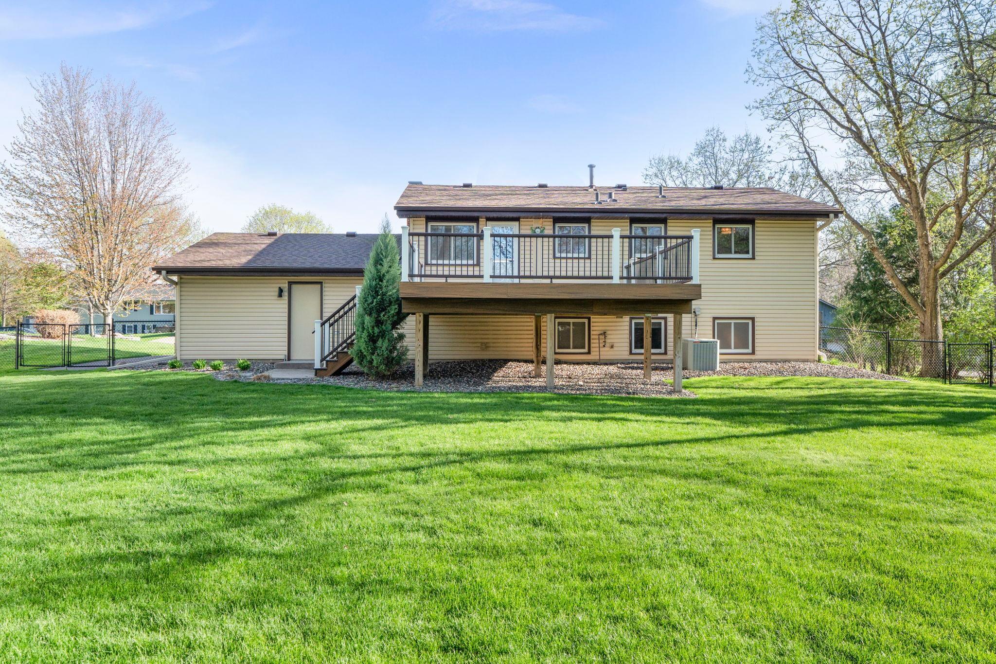 60-web-or-mls-10604 32nd Ave N-149.jpg