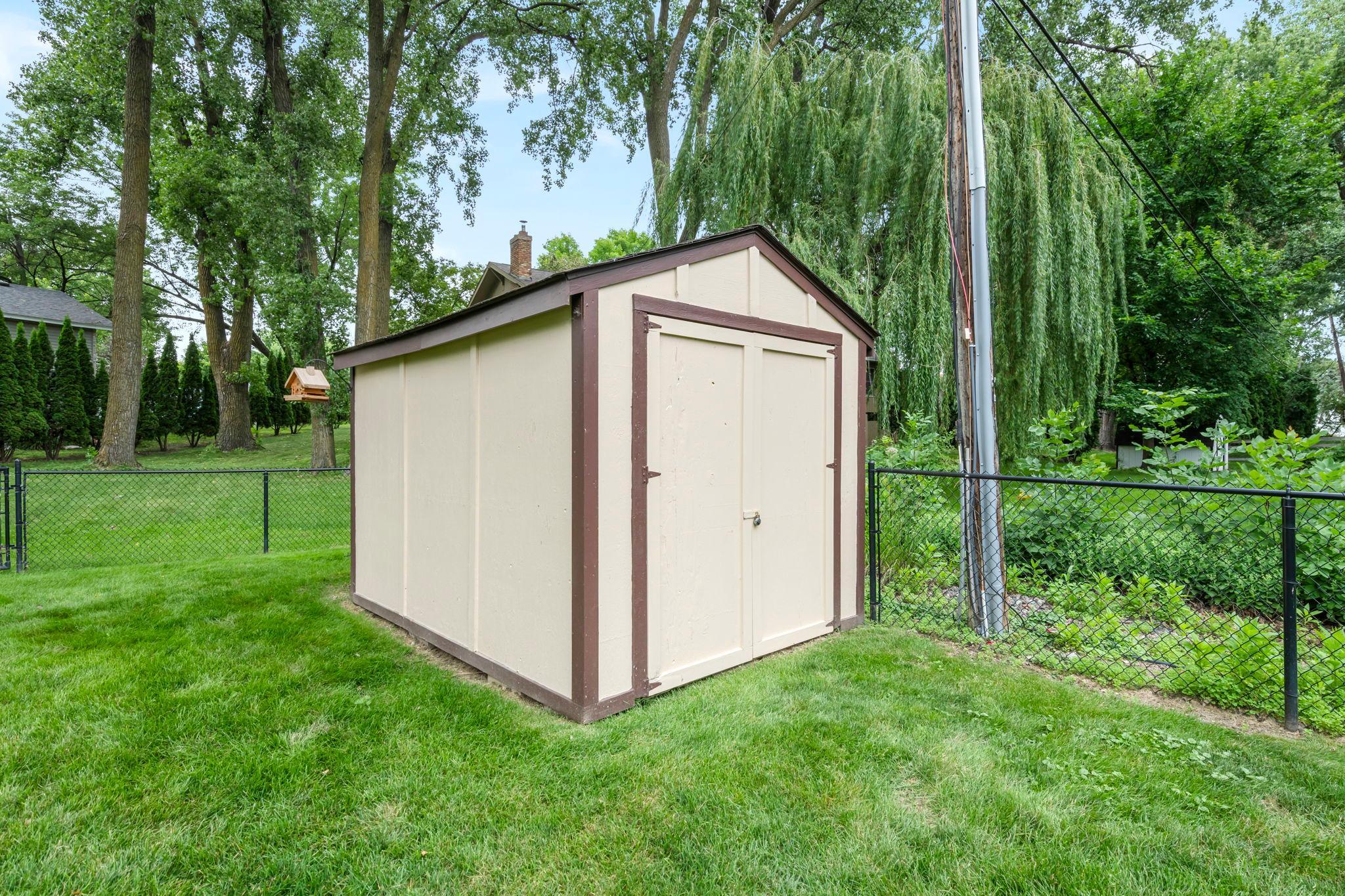 22-web-or-mls-10604 32nd Ave N-102.jpg