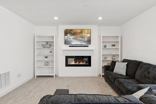 6632 Hinterland Trail South - Spacecrafting - 0016.jpg