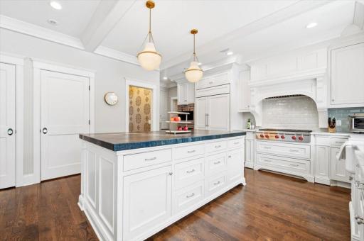 5204 Glengarry Parkway, Minneapolis, MN 55436