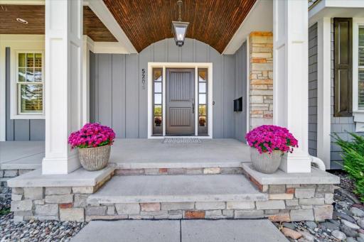 5204 Glengarry Parkway, Minneapolis, MN 55436