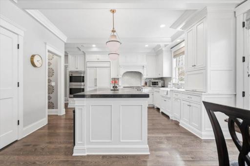 5204 Glengarry Parkway, Minneapolis, MN 55436