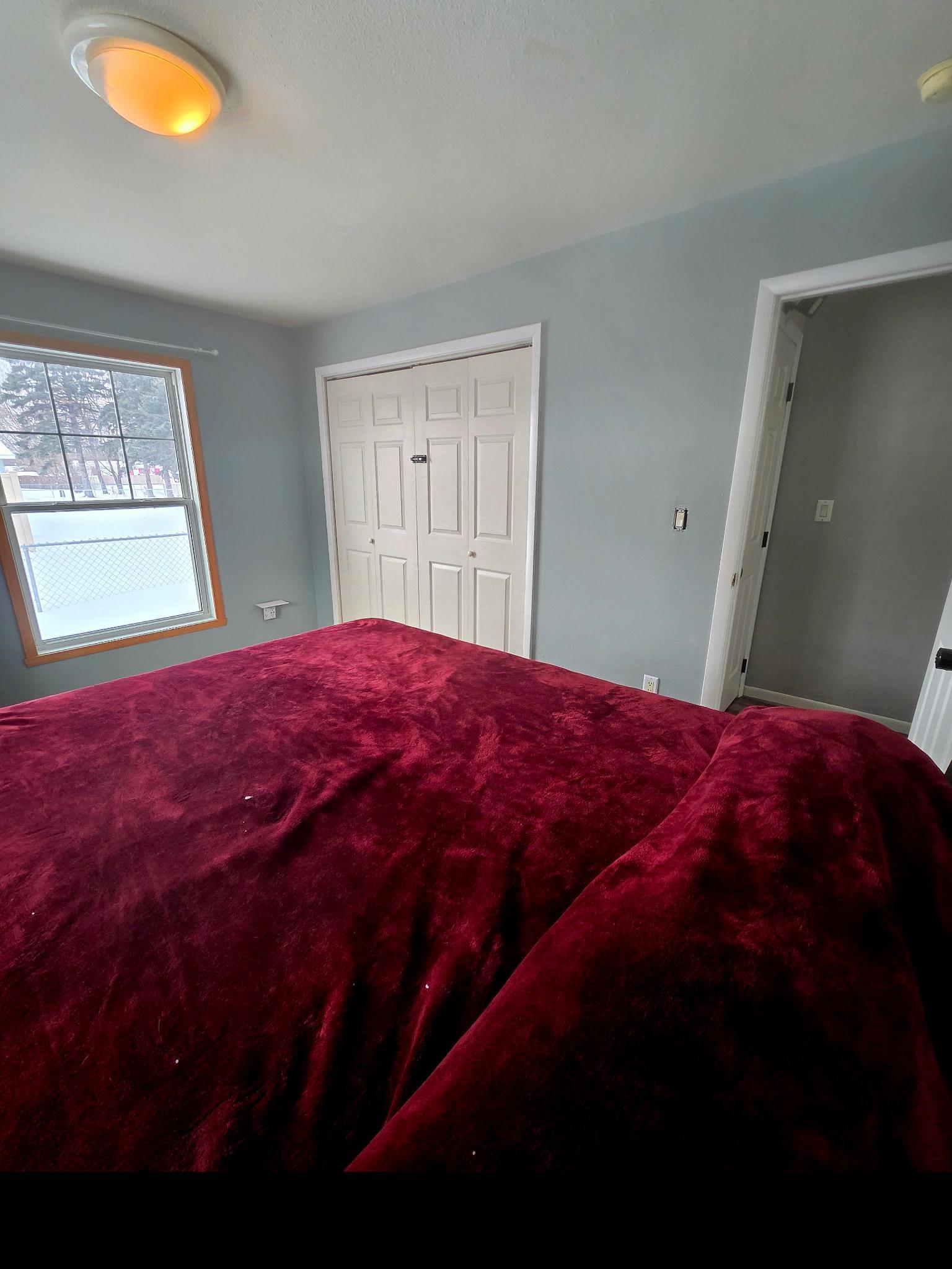 main.flr.bed2.e.jpg