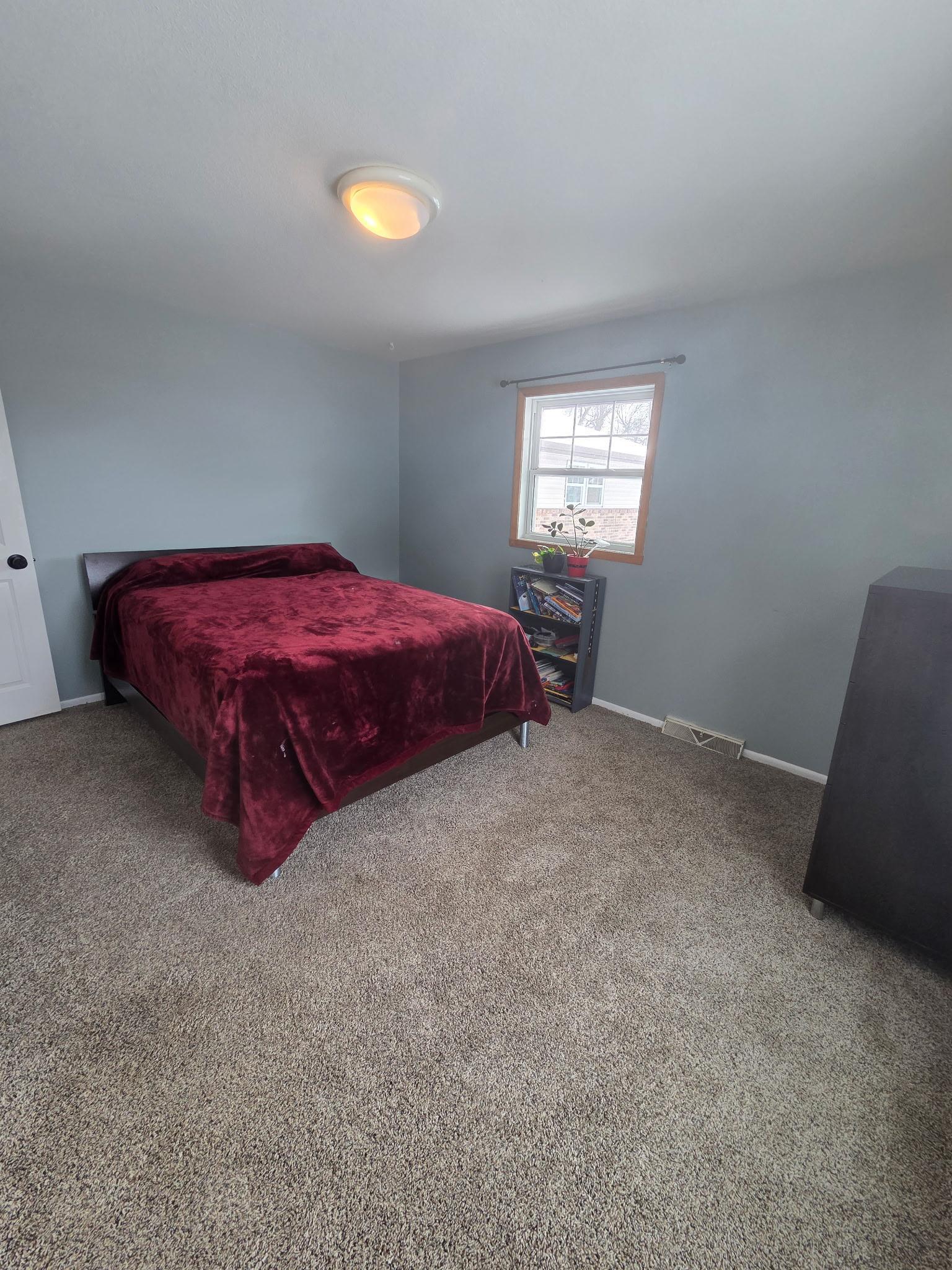 Main.Flr.bed2.f.jpg