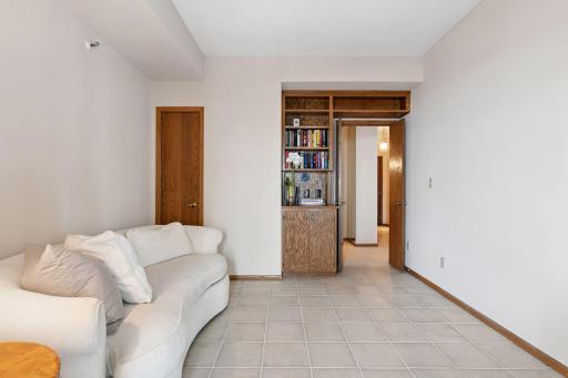 1235 Yale Place, 908, Minneapolis, MN 55403