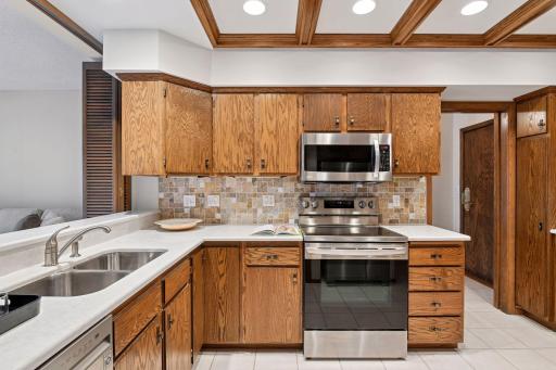 1235 Yale Place, 908, Minneapolis, MN 55403