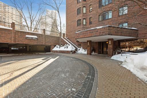 1235 Yale Place, 908, Minneapolis, MN 55403
