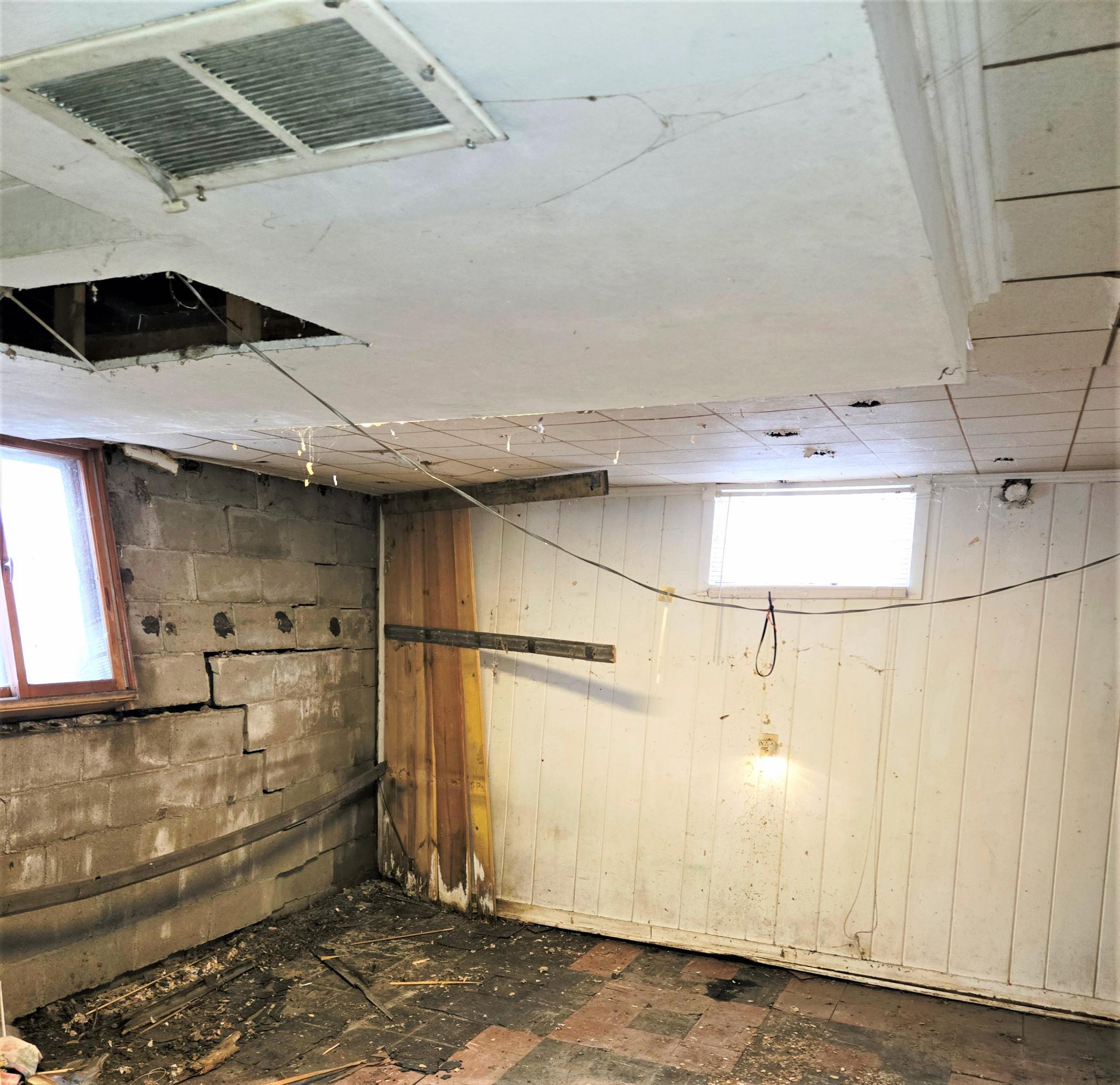 Family Room & Wall Repair