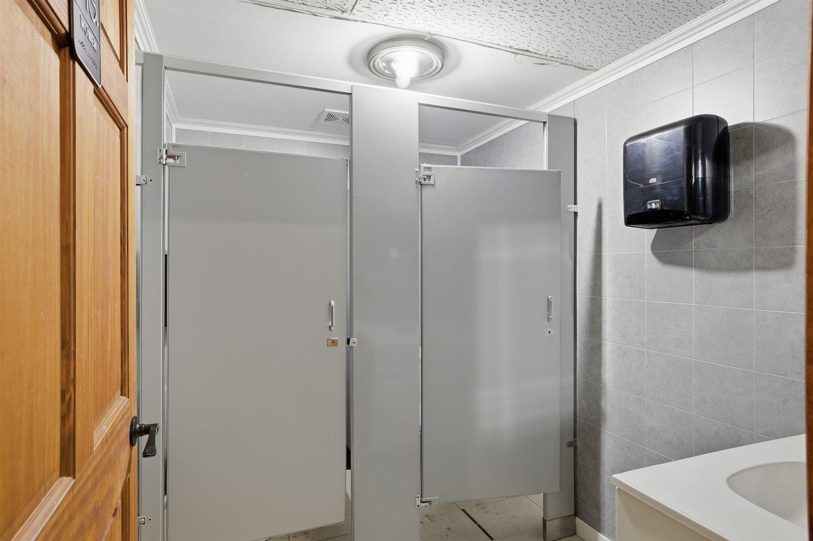 38-Bathroom.png