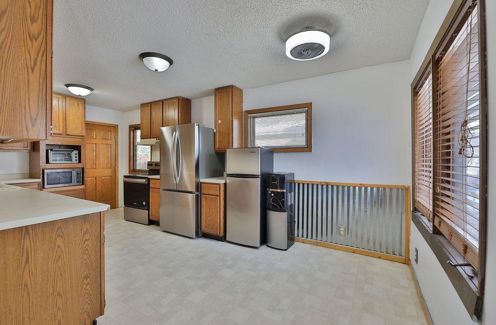 Eat-in Kitchen Dining space