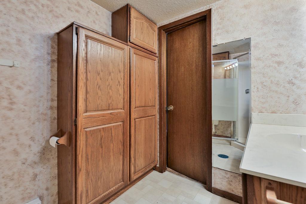 Bathroom storage cabinets