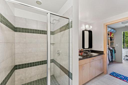215 10th Avenue S, 112, Minneapolis, MN 55415