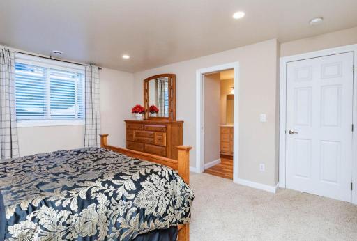 Entry to Hollywood Bath