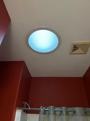 tunnel light in Bathroom