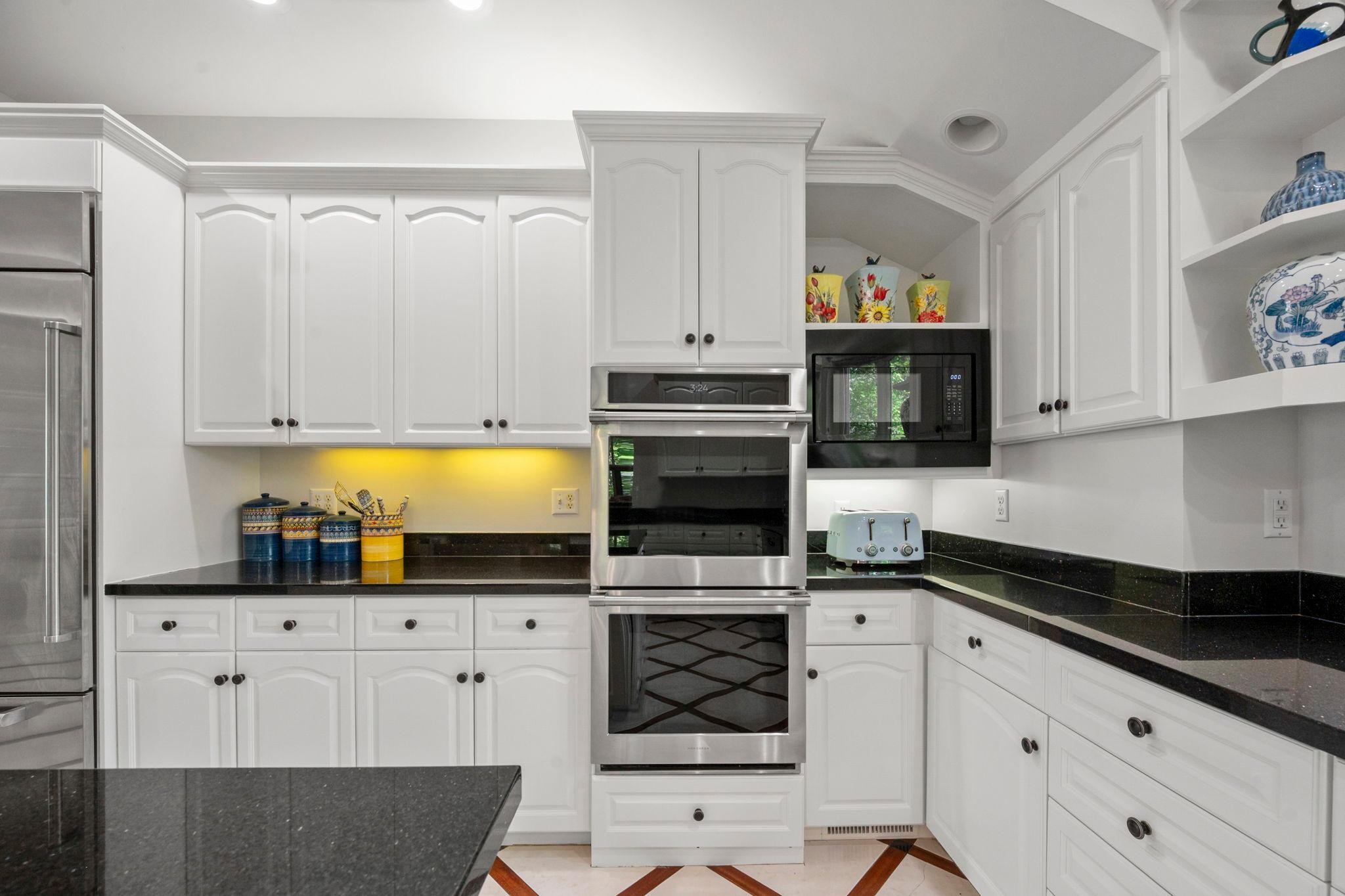 23760 Lawtonka Drive, Excelsior, MN 55331