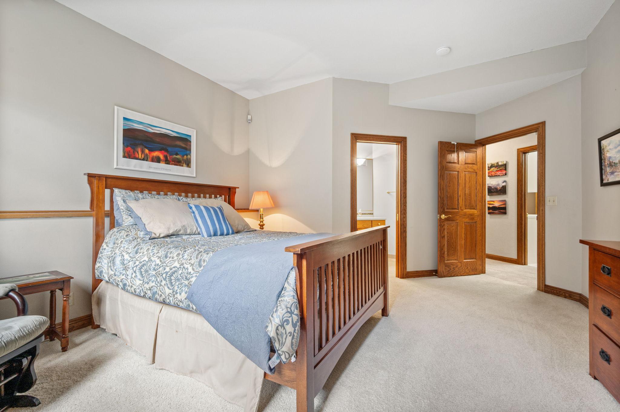 23760 Lawtonka Drive, Excelsior, MN 55331
