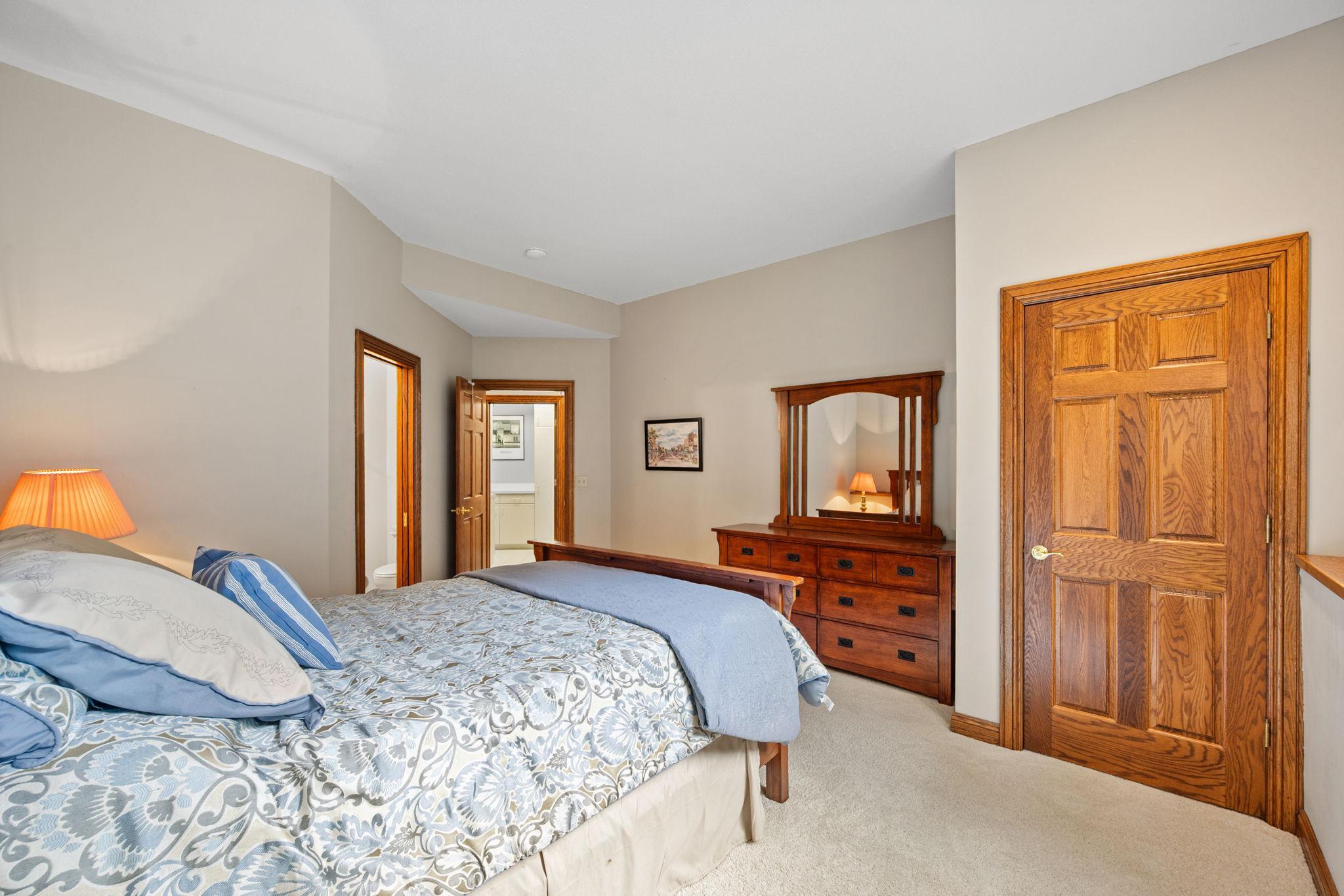 23760 Lawtonka Drive, Excelsior, MN 55331