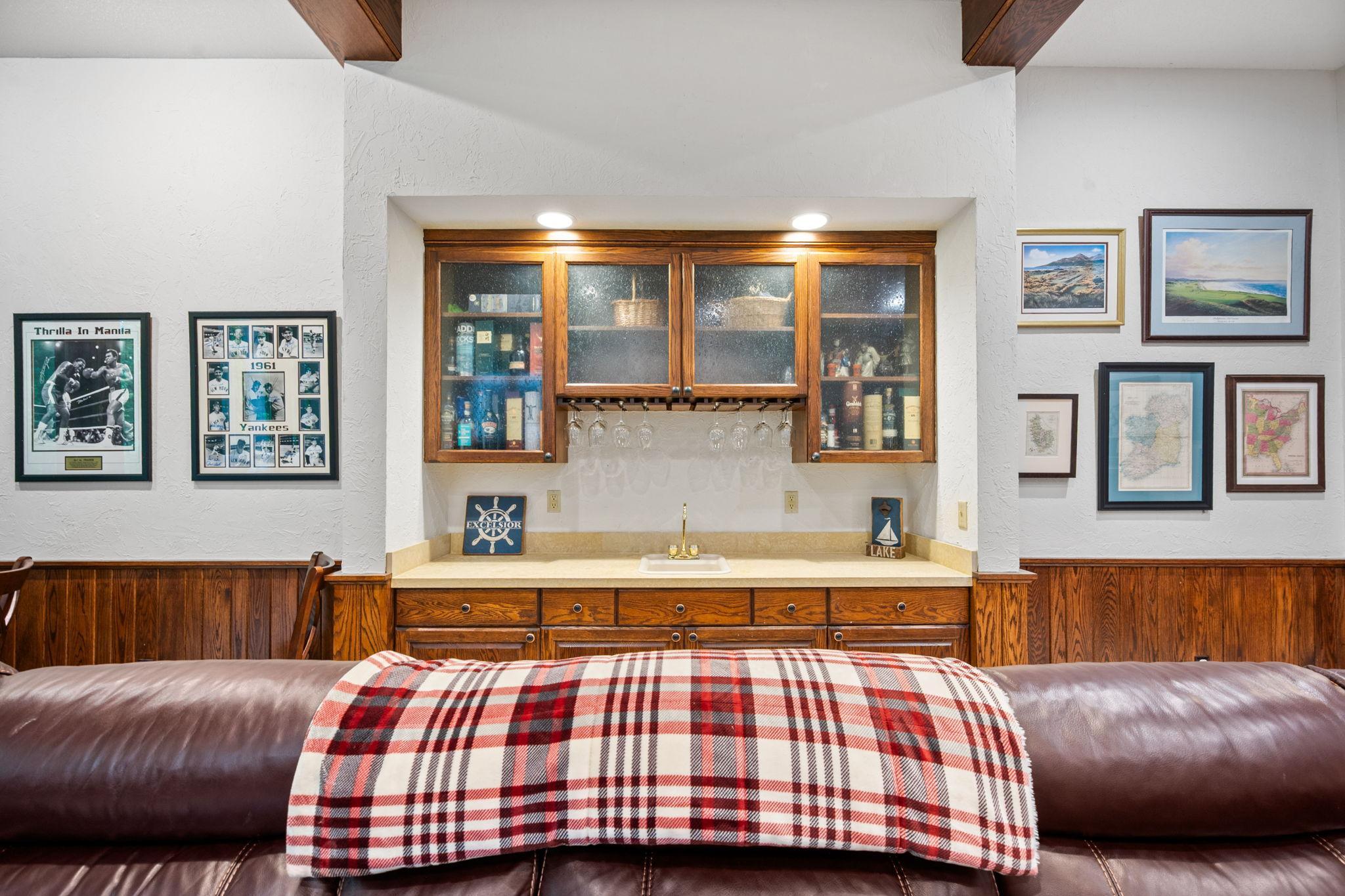 23760 Lawtonka Drive, Excelsior, MN 55331