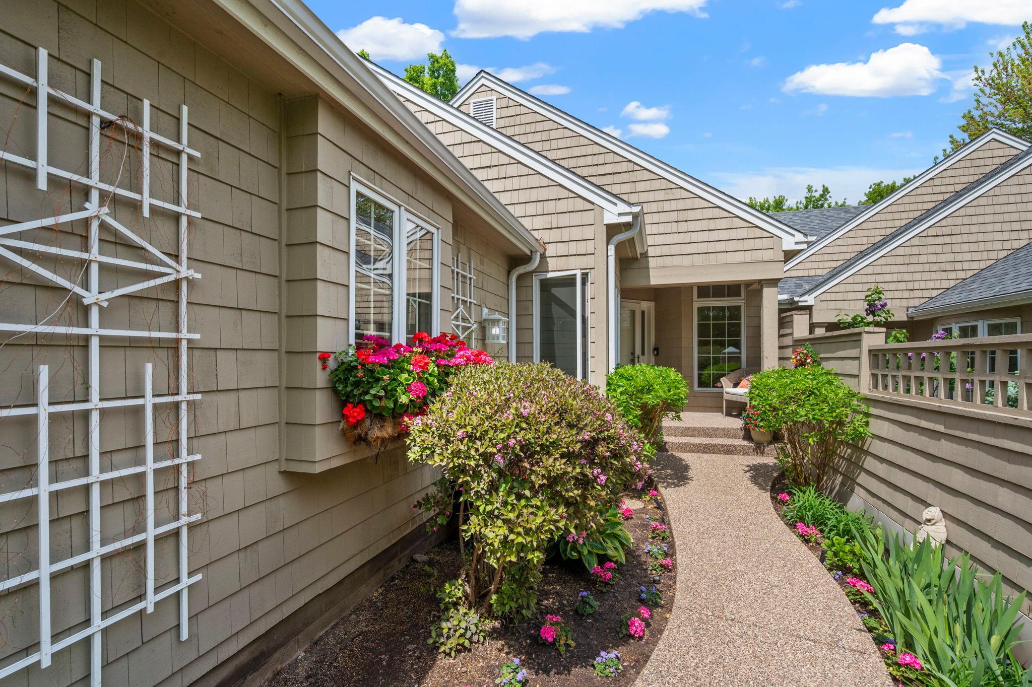 23760 Lawtonka Drive, Excelsior, MN 55331