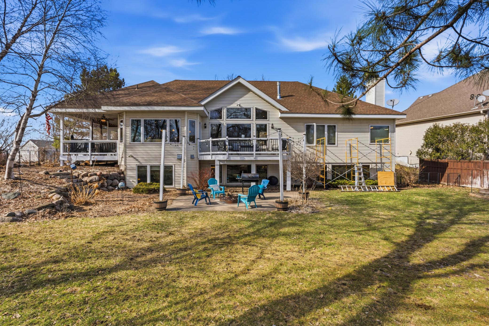 Please excuse the scaffolding in this photo! We were getting those NEW Windows that day!