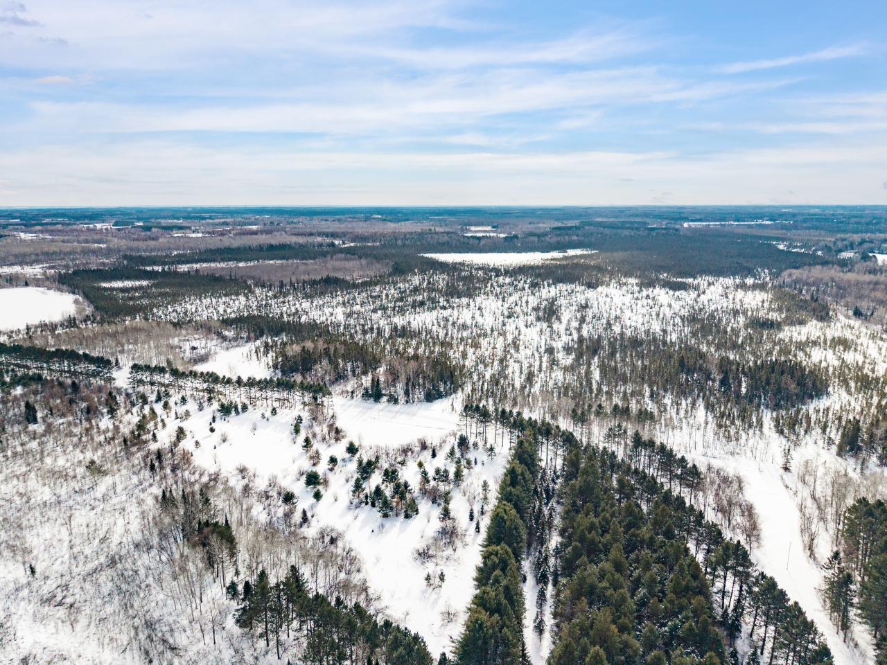 2712_Lund_Road_002.jpg