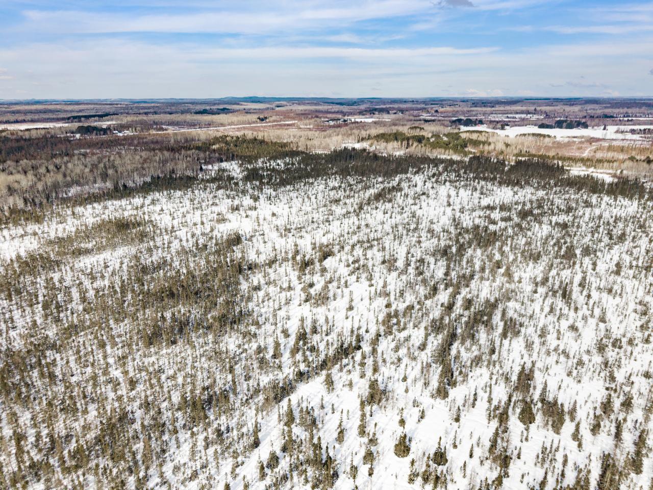 2712_Lund_Road_013.jpg