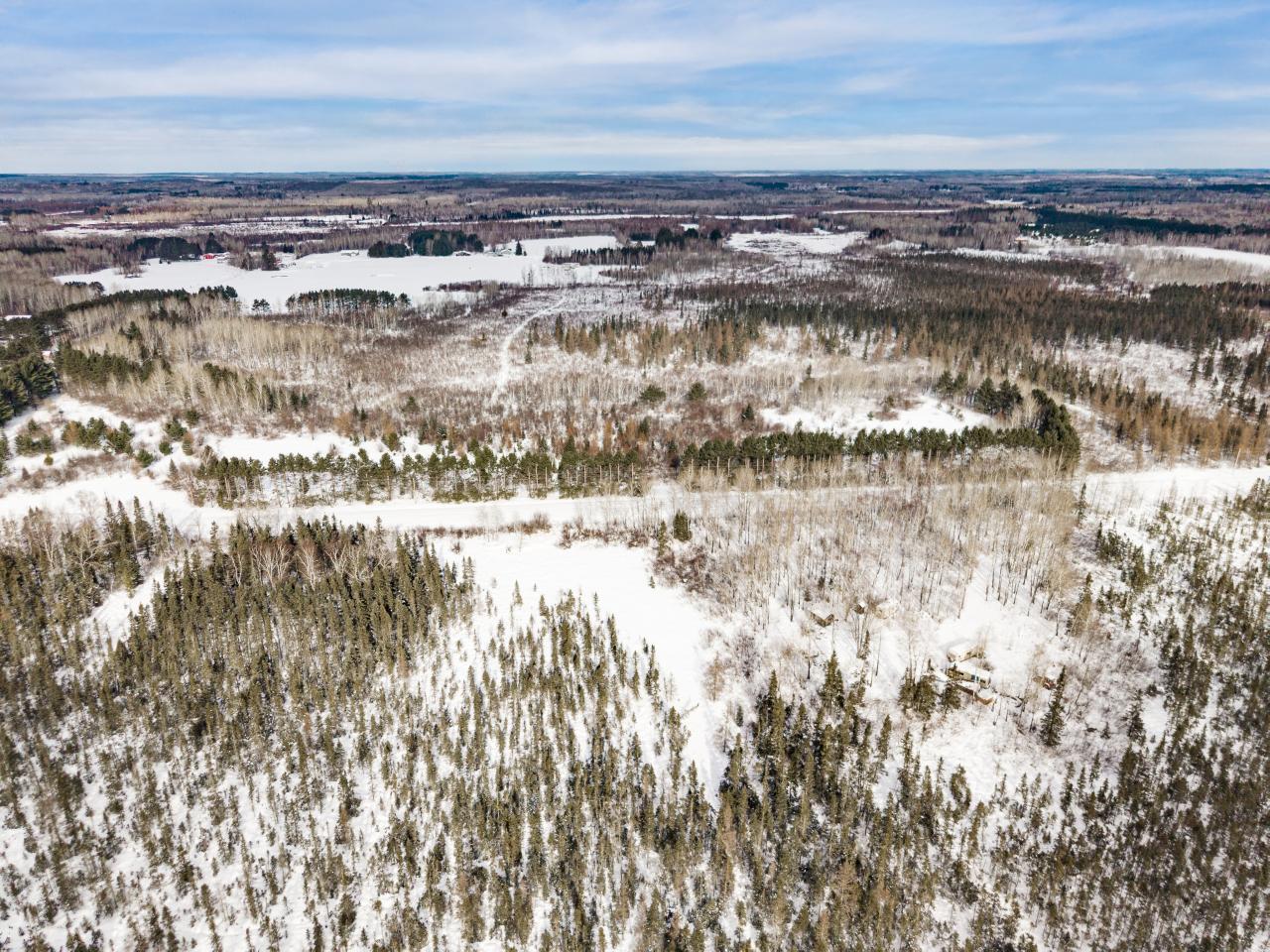 2712_Lund_Road_015.jpg