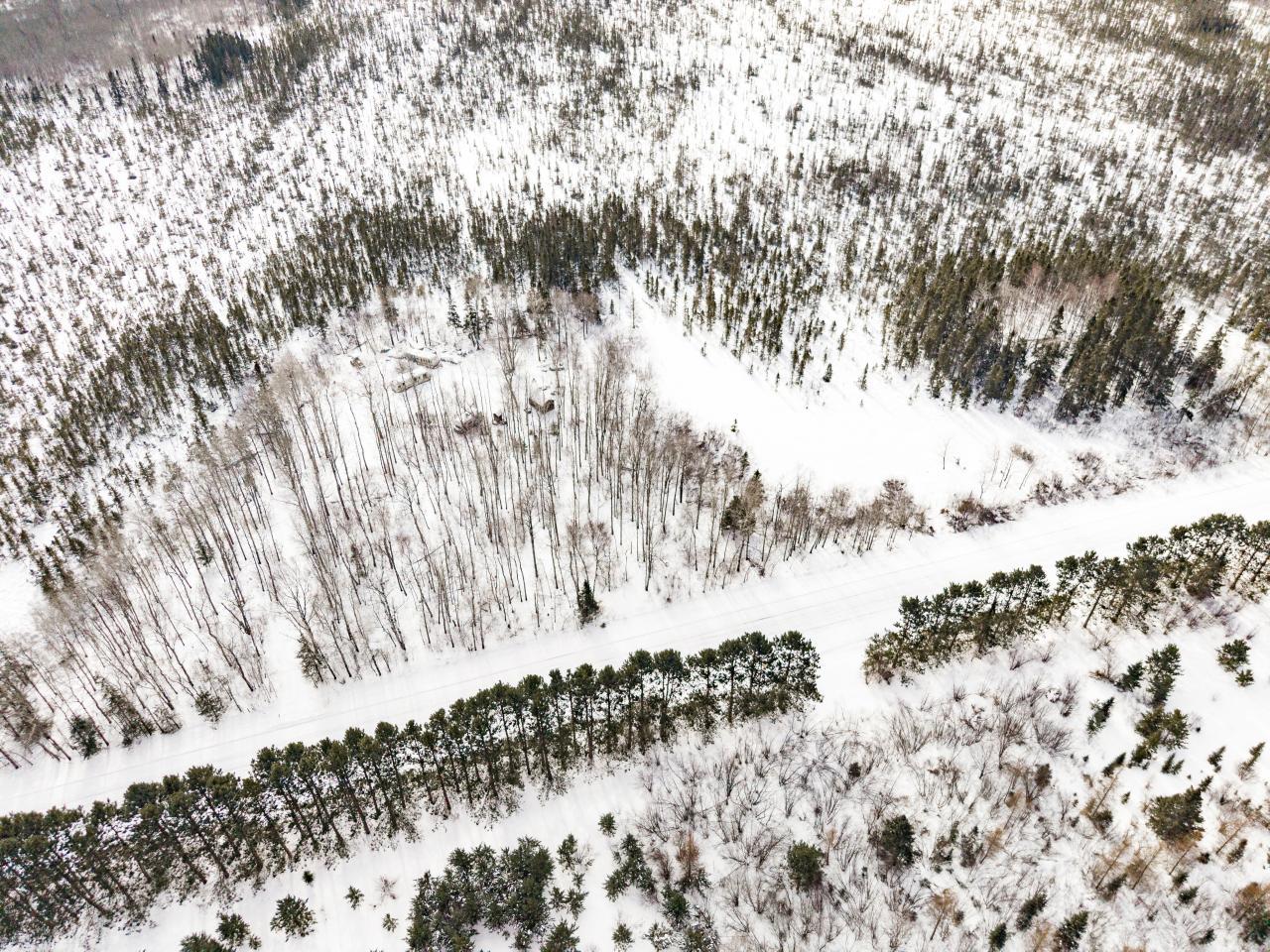 2712_Lund_Road_007.jpg