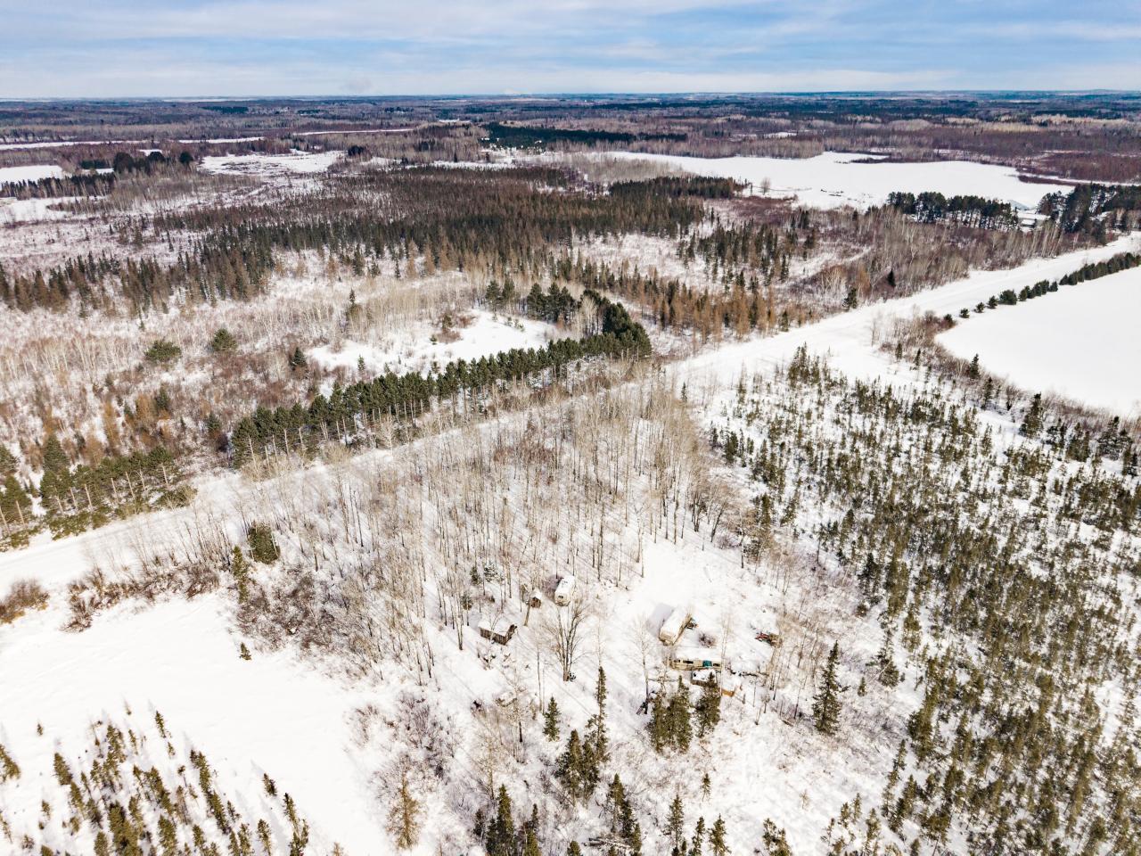 2712_Lund_Road_016.jpg
