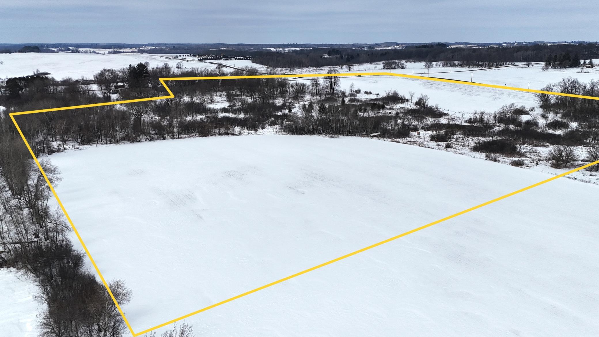 photo 3 with approximate lot lines.JPG