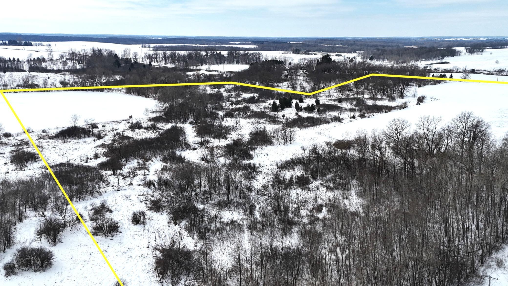 photo 4 with approximate lot lines.JPG