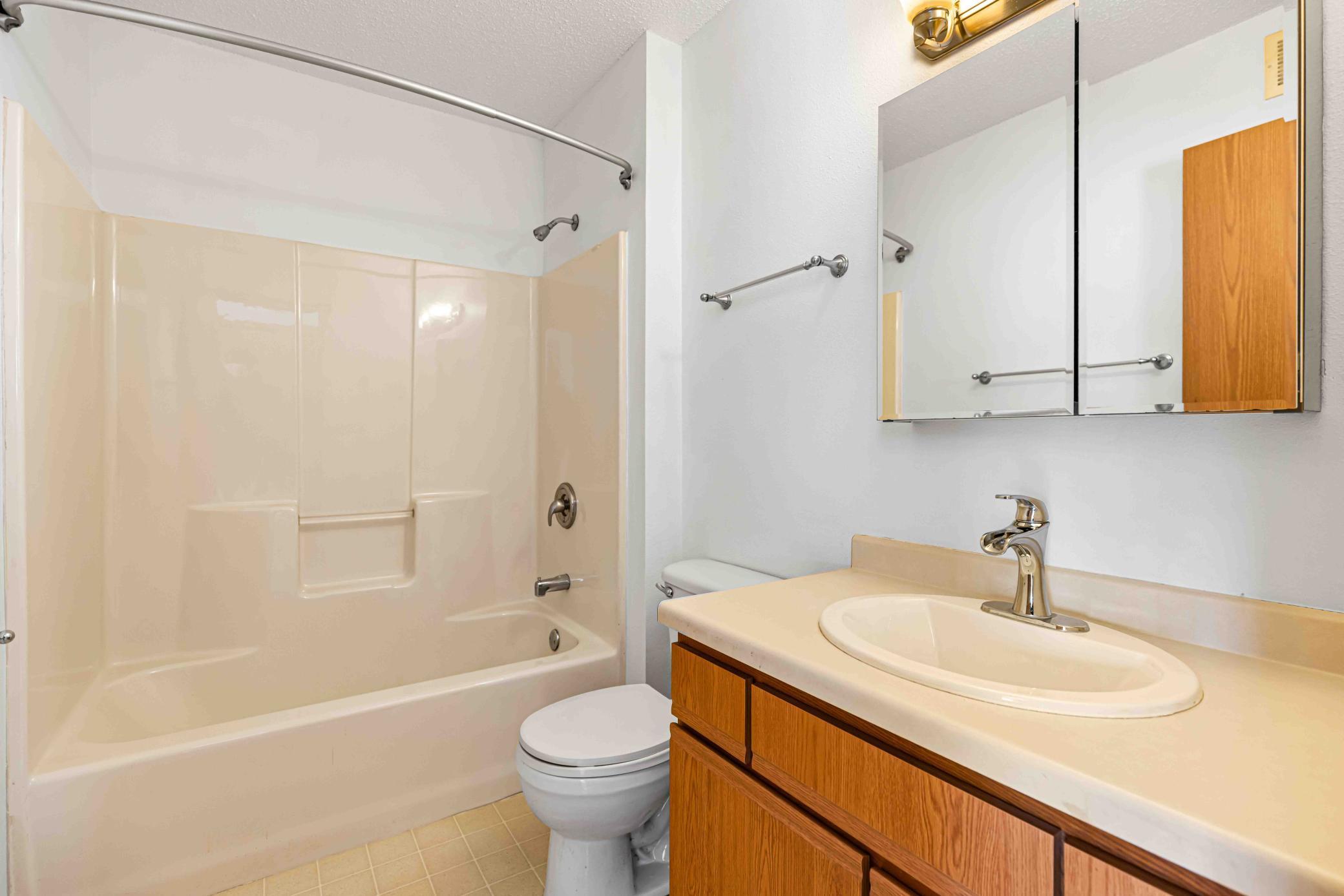 Upper Level Full Bathroom